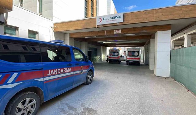 Motosiklet şarampole devrildi: 2 yaralı