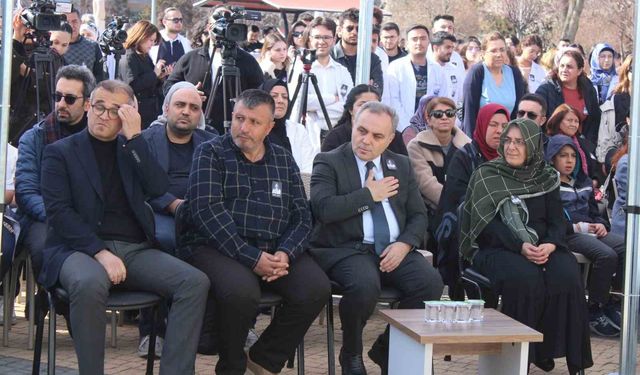 Trafik kazasında hayatını kaybeden Yaren, okuduğu fakültede anıldı