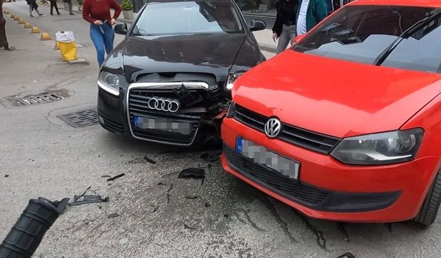 Ara sokaktaki kaza anı anbean kamerada
