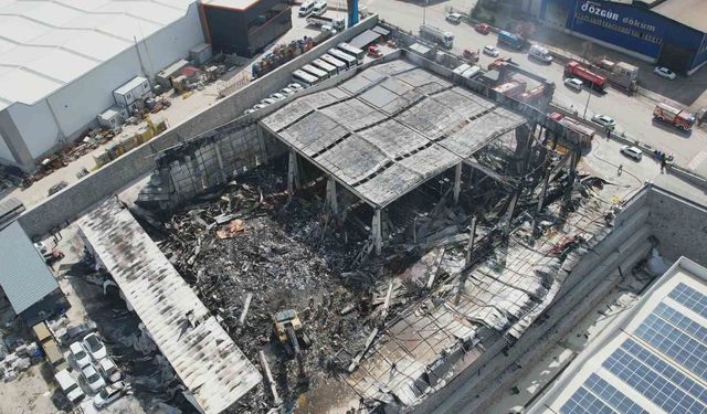 Fabrika yangınının neden olduğu hasar gün aydınlanınca ortaya çıktı