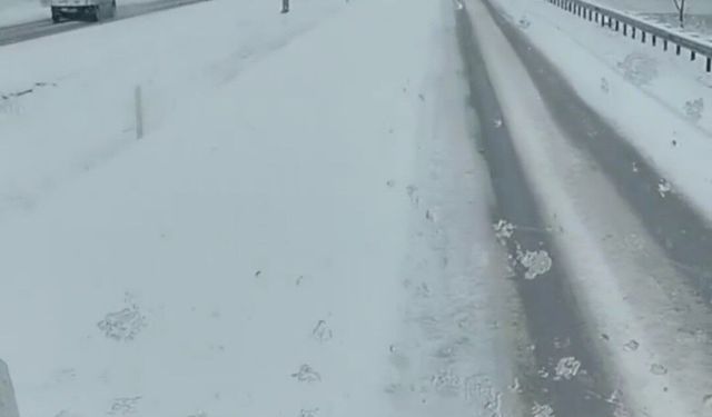 Karayolları ekipleri kar mesaisinde