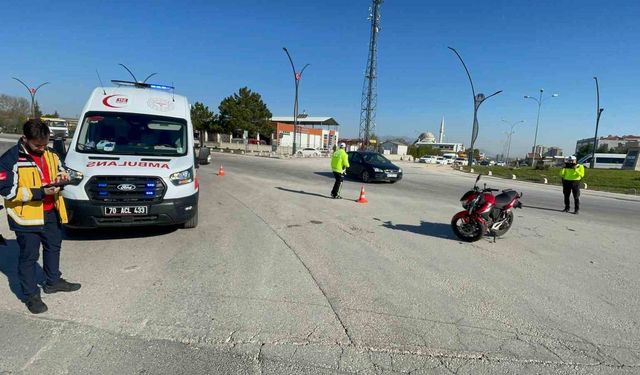 Motosiklet kazası kamerada: 1 yaralı