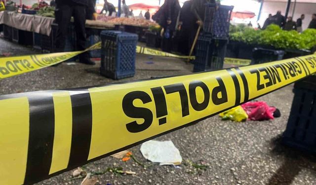 Pazarda bıçaklı yaralama