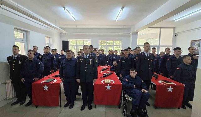 21 özel genç bir günlüğüne asker oldu