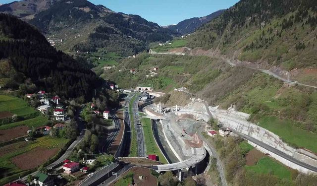 Bakan Uraloğlu: 'Karadeniz'in sembolü Zigana Tüneli'mizi 3 yılda 5 milyon 277 bin 434 araç kullandı'