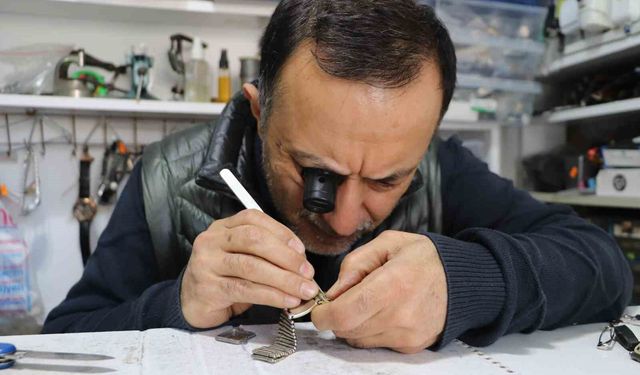 Büyük mekanizmadan kol saatlerine saatçilik mesleğinin sabır isteyen yolculuğu