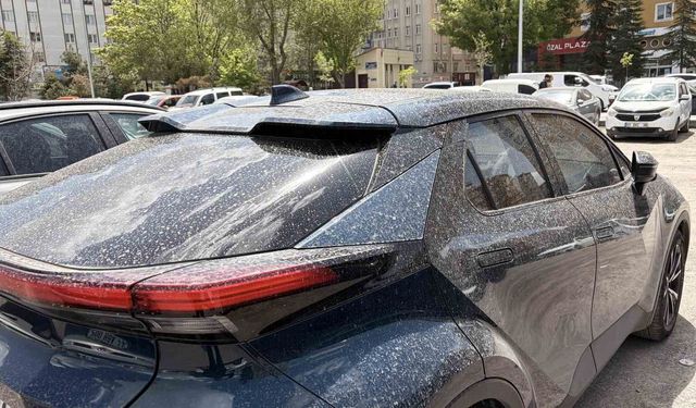 Gökten çamur yağdı, oto yıkamacılar ne yapacağını şaşırdı