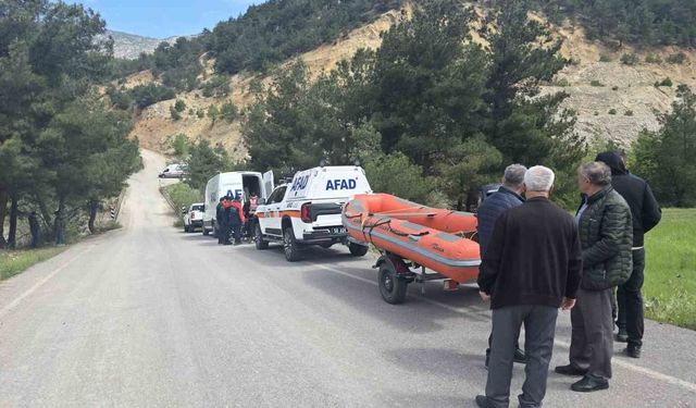 Kazanın şokuyla kendini Kelkit Çayı'na attı, AFAD ekiplerinin arama çalışmaları sürüyor