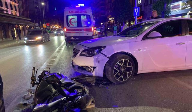 Otomobil ile motosiklet çarpıştı: 1 yaralı