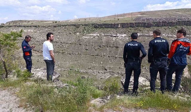Viyadükte mahsur kalan genç kurtarıldı