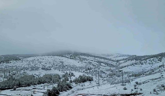 Yozgat'ta bahar ortasında kış manzarası