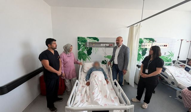 Hastanın vücudundaki 7 kiloluk dev tümör başarıyla alındı