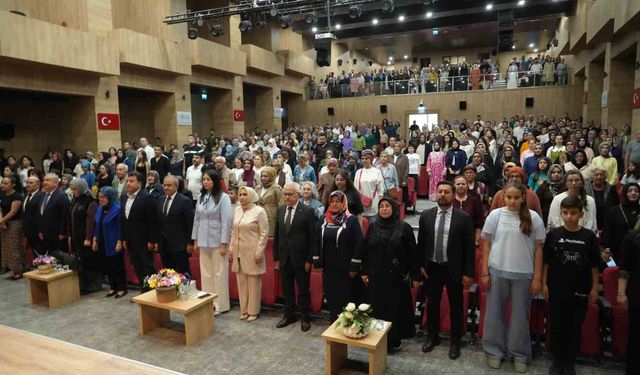 'Nahita'nın Renkleri Defilesi' büyük beğeni topladı