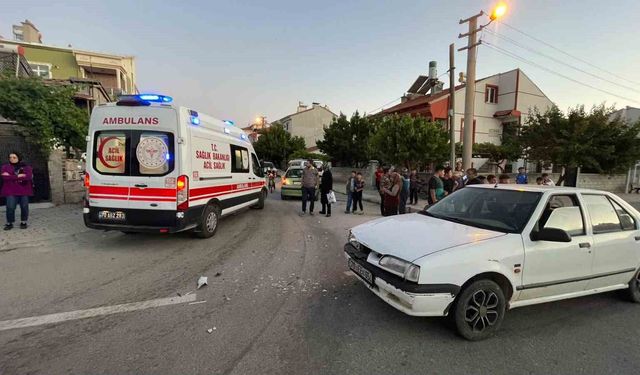 Otomobiller çarpıştı: 1 yaralı