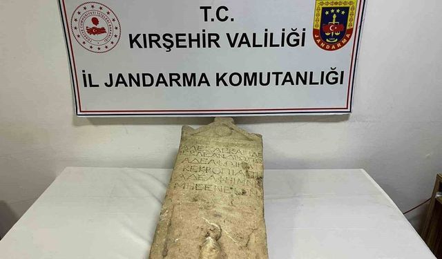 Roma dönemine ait mezar taşı ele geçirildi