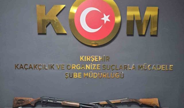 Ruhsatsız tüfek ve kaçak içki ele geçirildi