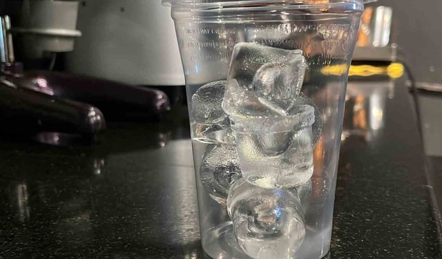 Uzmanı uyardı: Hijyenik olmayan buzlar enfeksiyon riski taşıyor