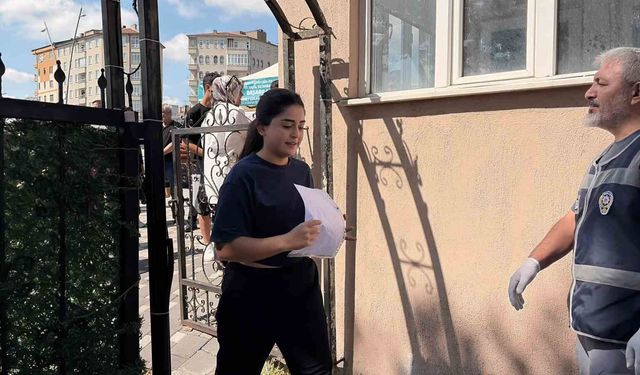 Yanlış okula geldi, sınava yetiştirmek için vatandaş seferber oldu