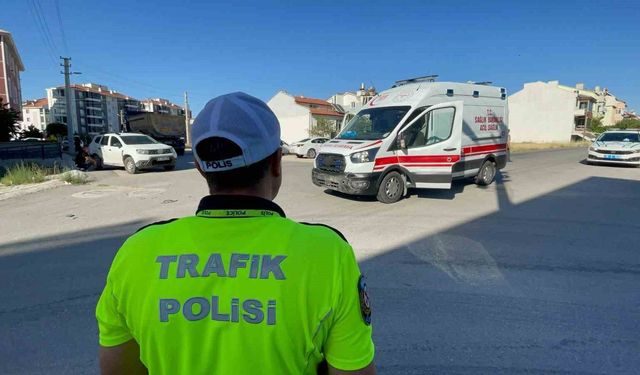 Ambulansın karıştığı kaza ucuz atlatıldı