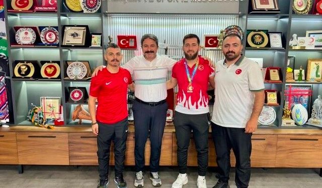 Eskişehirli güreşçiler Türkiye ikincisi oldu