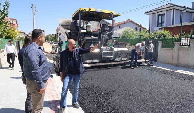 Meram'da yol, asfalt, parke seferberliği tüm hızıyla sürüyor