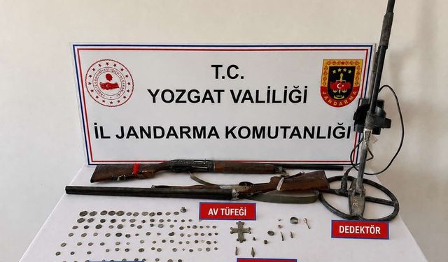 Tarihi eser nitelikli objeler ele geçirildi