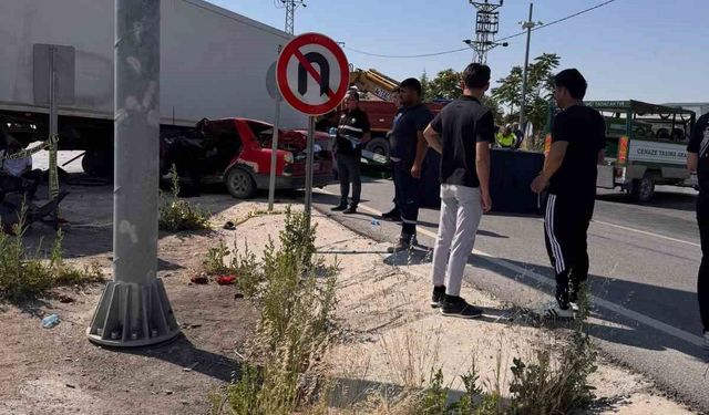 Tır ile otomobil çarpıştı: 2 ölü, 2 yaralı