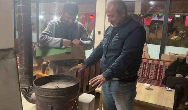 Türkiye sıcaktan kavrulurken Sivas'ta halen soba yakılıyor