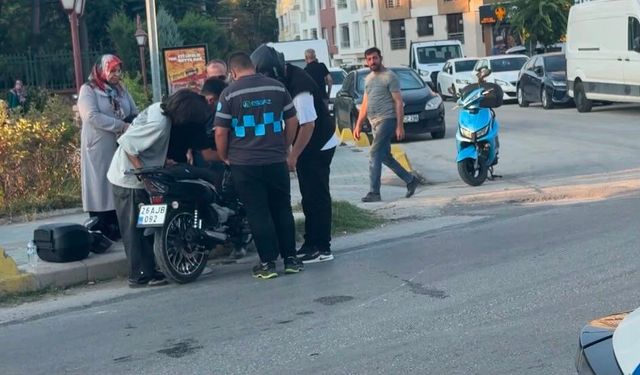 2 motosiklet çarpıştı: 1 yaralı
