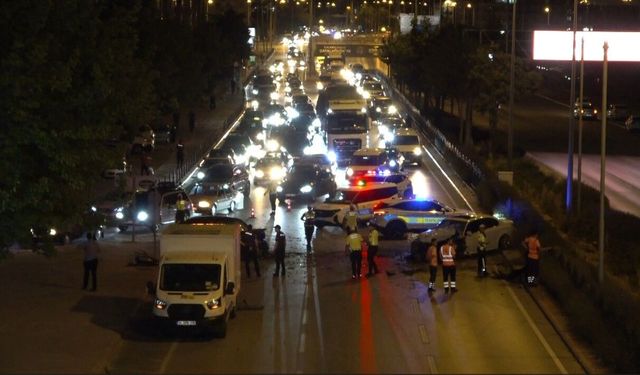 İki otomobil çarpıştı: 2 yaralı
