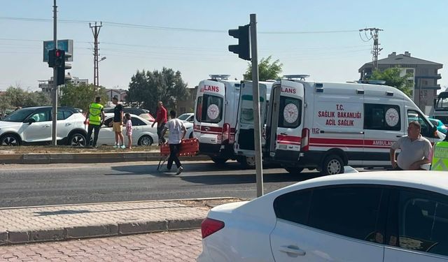 Karapınar'da otomobiller çarpıştı: 2 yaralı