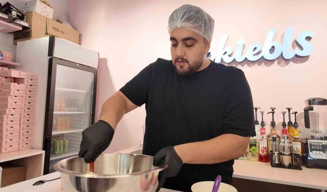 Sevdiği kızla evlenebilmek için hayalindeki işe başlayıp dükkan açtı