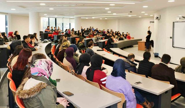 Üniversiteleriyle ilişiği kesilenler ile kazandığı programa kayıt yaptıramayanlar 9 Aralık'a kadar başvuru yapabilecek