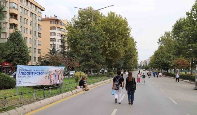 Arabasız Pazar'da bulvarlar yayaların oldu