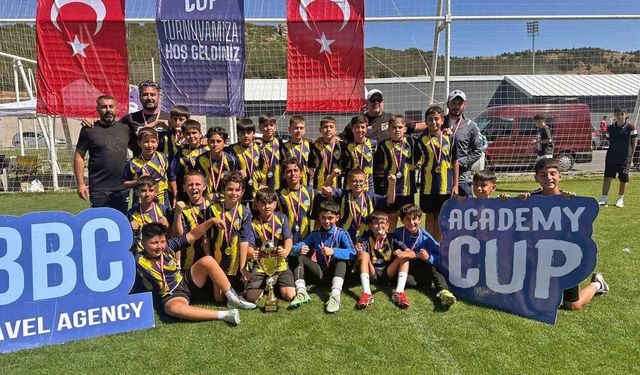 Erciyes'te Talas zirvesi: iki kupa birden