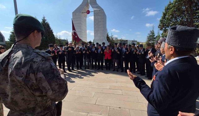 Eskişehir'de gaziler ve şehit yakınlarından şehitlik ziyareti