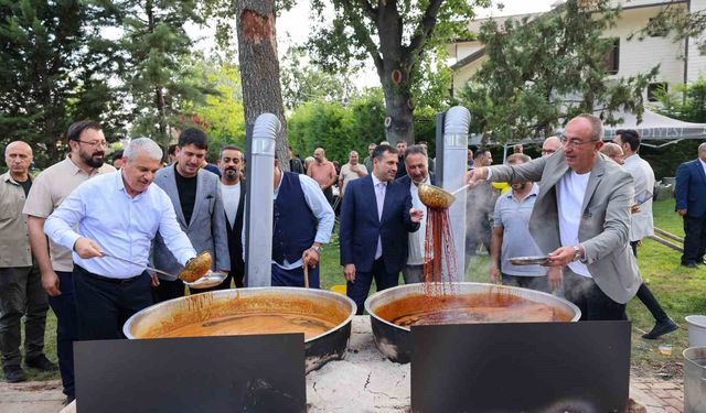 Önce bağbozumu ardından pekmezler kaynatıldı