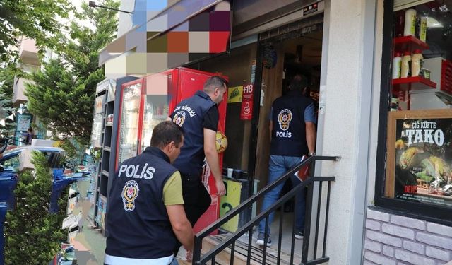 Polis ekiplerinden geniş çaplı okul çevresi ve servis denetimi
