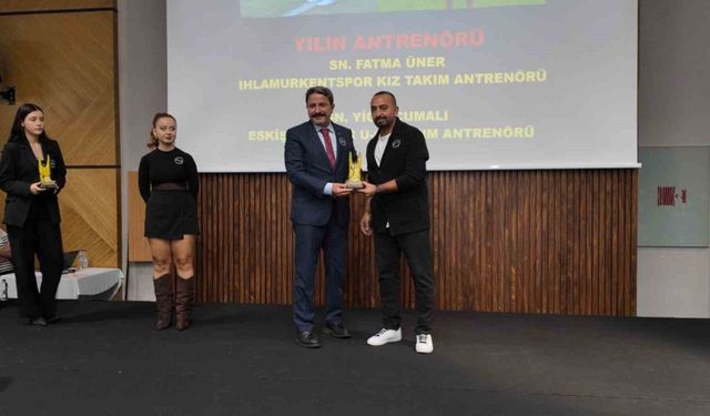 5. Yıl Spor Ödülleri Gecesi'nde İl Müdürü Kalın'a anlamlı ödül