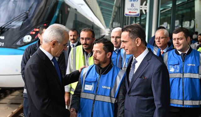 Bakan Uraloğlu: 'Saatte 225 kilometre hızla hizmet verecek olan trenimizle saatte 250 kilometre hızı Ankara-Kırıkkale arasında denedik'
