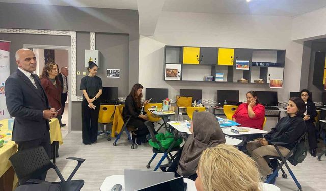 Eskişehir'de öğrencilerin proje geliştirme süreçlerinin desteklenmesi ele alındı