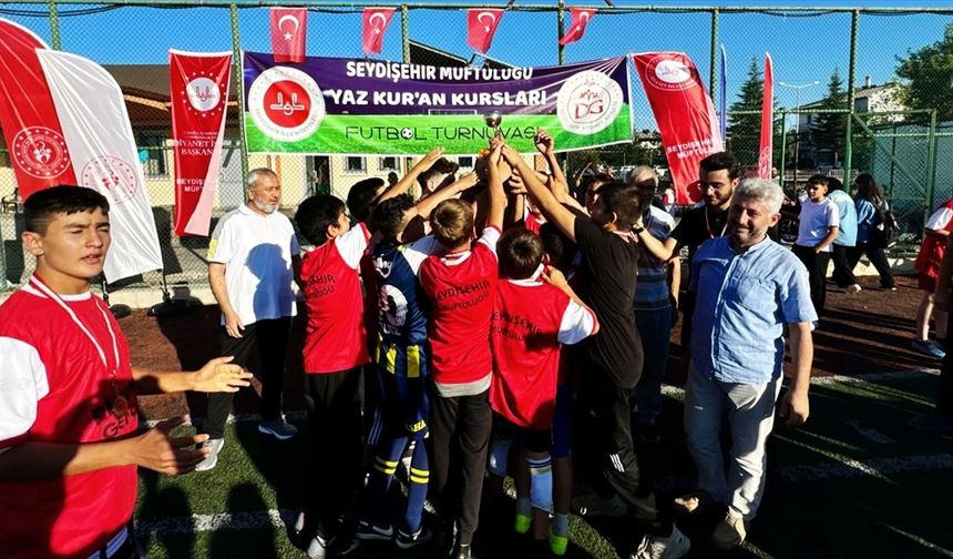 Yaz Kur'an Kursları Futbol Turnuvaları sona erdi