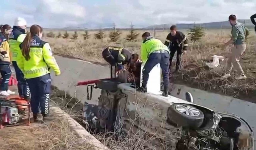 Aksaray’da otomobil sulama kanalına düştü: 4 yaralı