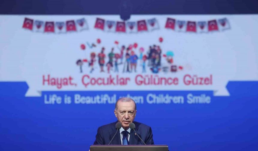 Cumhurbaşkanı Erdoğan: "AFAD ve Sağlık Bakanlığımız, devletimizin tüm birimleri teyakkuz halinde, arama tarama çalışmaları hassasiyetle devam ediyor"