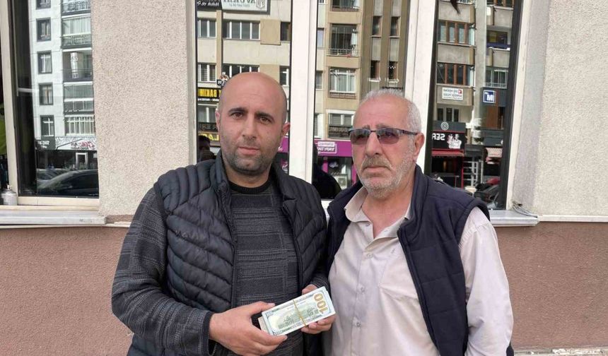 Dayı ve yeğeni buldukları 6 bin 250 dolar ve 400 euroyu polise teslim etti
