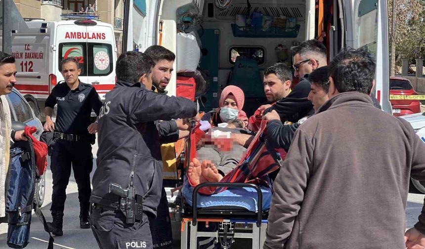 Karısını bıçakla yaralayıp kendini bıçaklayan kocadan ’Bir anlık olay’ savunması