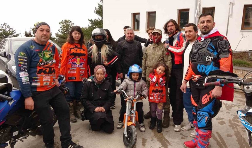 Motosiklet tutkunları, kortej eşliğinde Türkiye’nin ilk milli parkına gitti