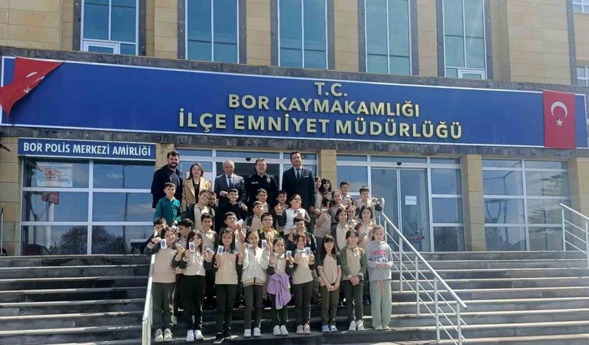 Niğde’de polisten miniklere güvenli yaşam eğitimi