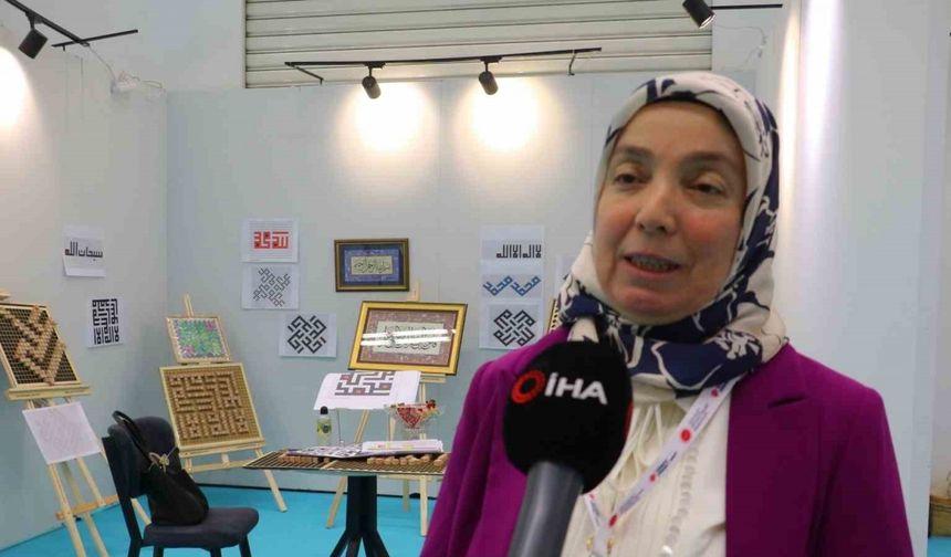 Kağıt üzerine yaptığı Kufi sanatını ahşap küplere döktü