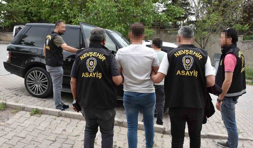 Masaj salonuna fuhuş operasyonu: 3 gözaltı